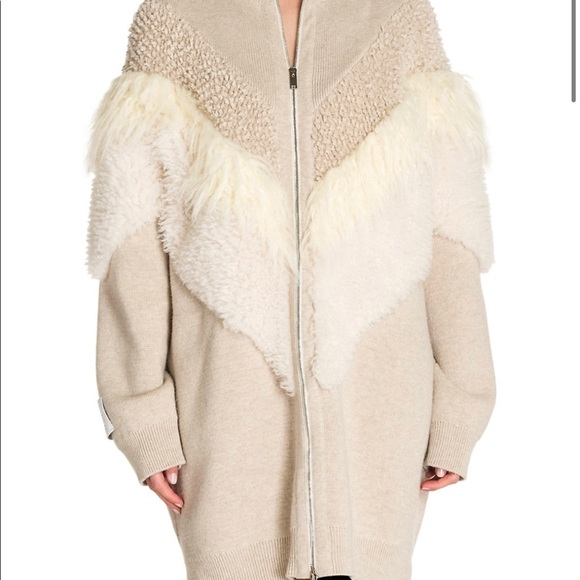 Over sized look.  Can pass for a dress with leggings. - Picture 4 of 4